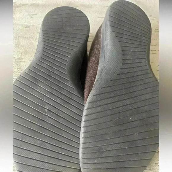 Allbirds 8 Wool Runners |  Burgundy Black 
Shipped via USPS - Picture 4 of 7